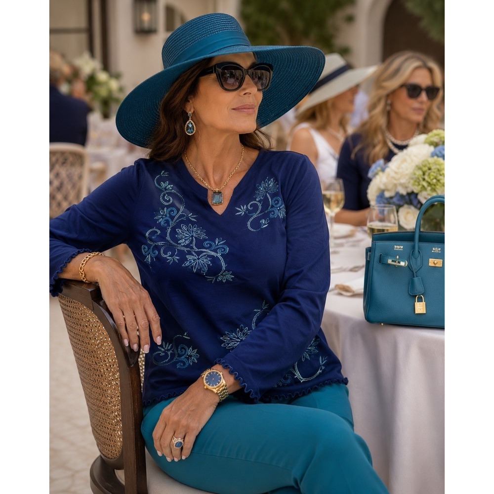 August Max Embroidered Blue Aqua Floral Top Womens Large V-Neck Blouse L